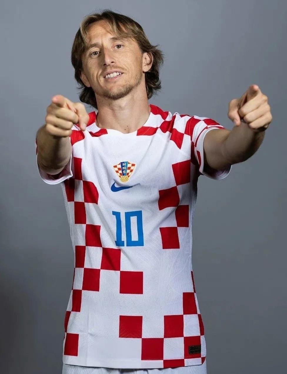 冯潇霆：很幸运赶上了中国足球的鼎盛时期 广州队没了很难过